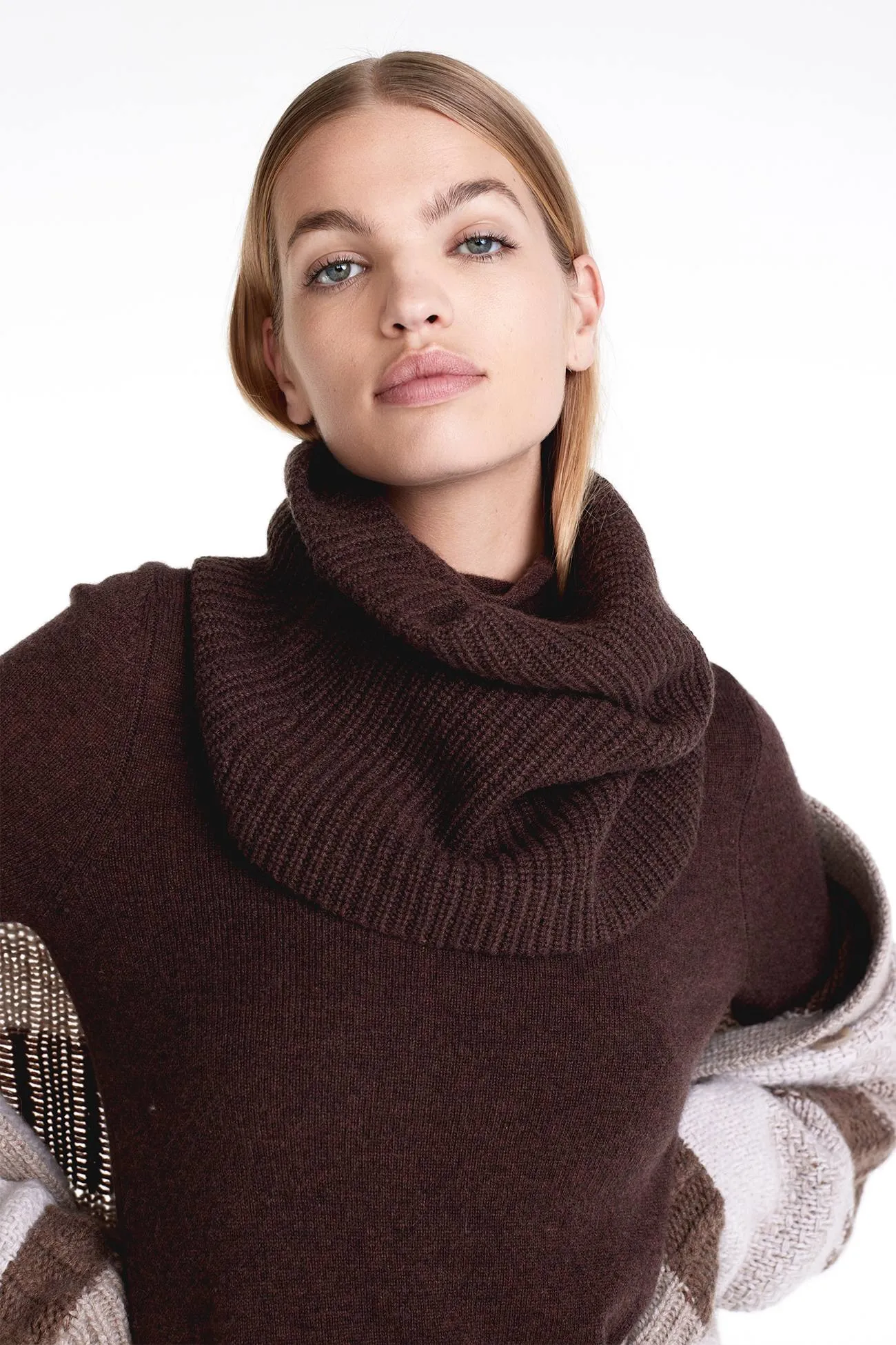 AVA SNOOD