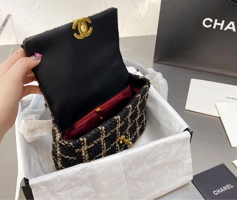 Black/gold woman shoulder Chanel  handbag