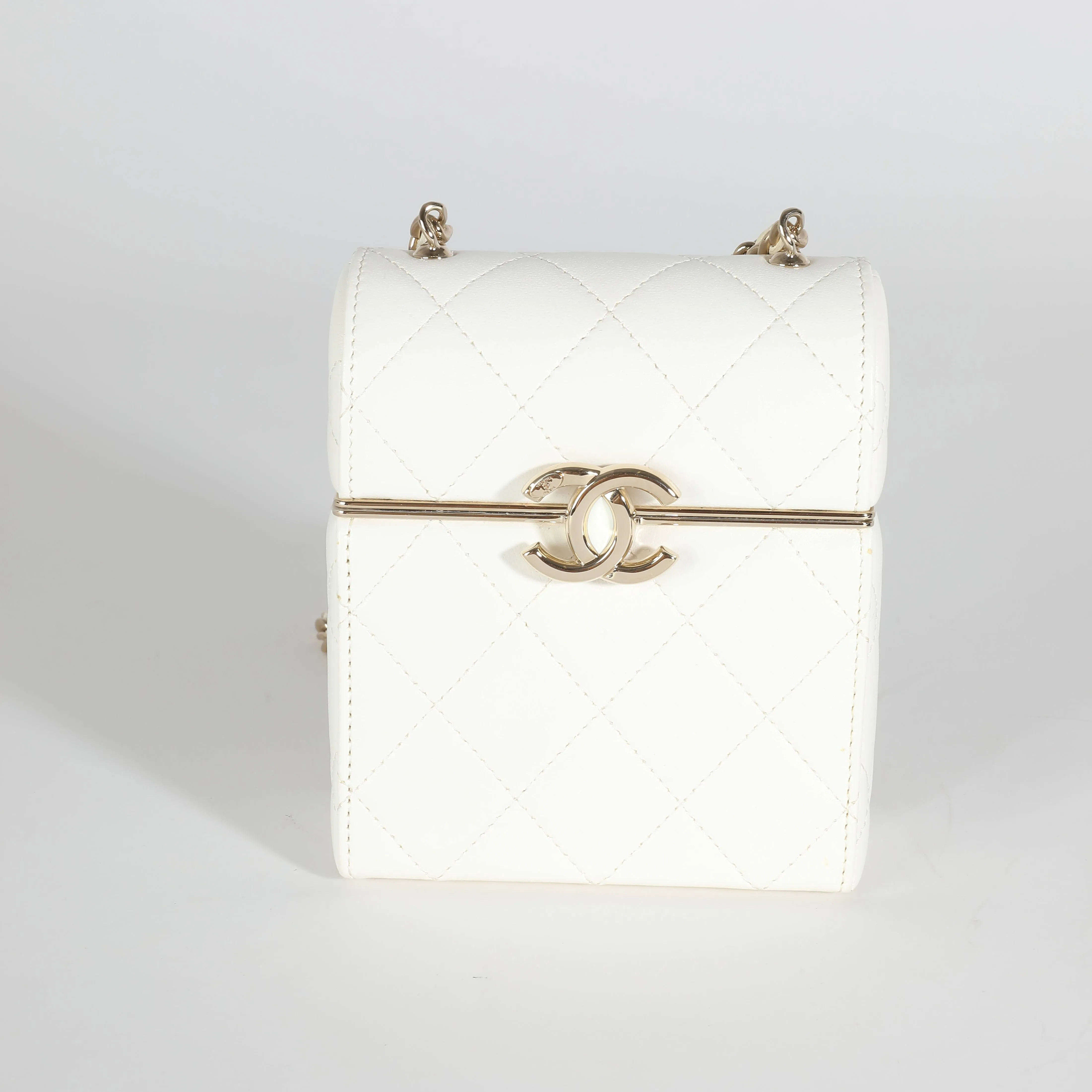 CHANEL 22P White Quilted Lambskin Mini Box Clutch