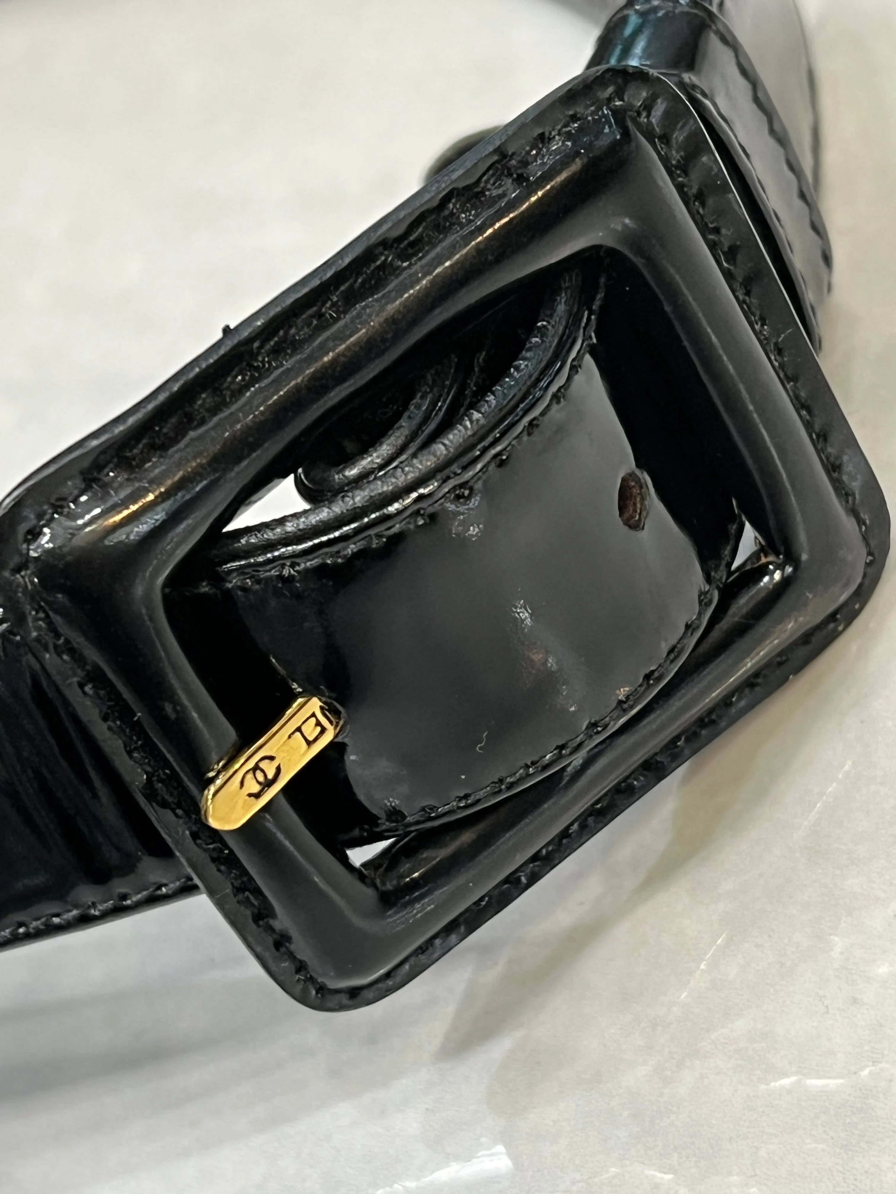 CHANEL QUILTED PATENT LEATHER VINTAGE BUM BAG