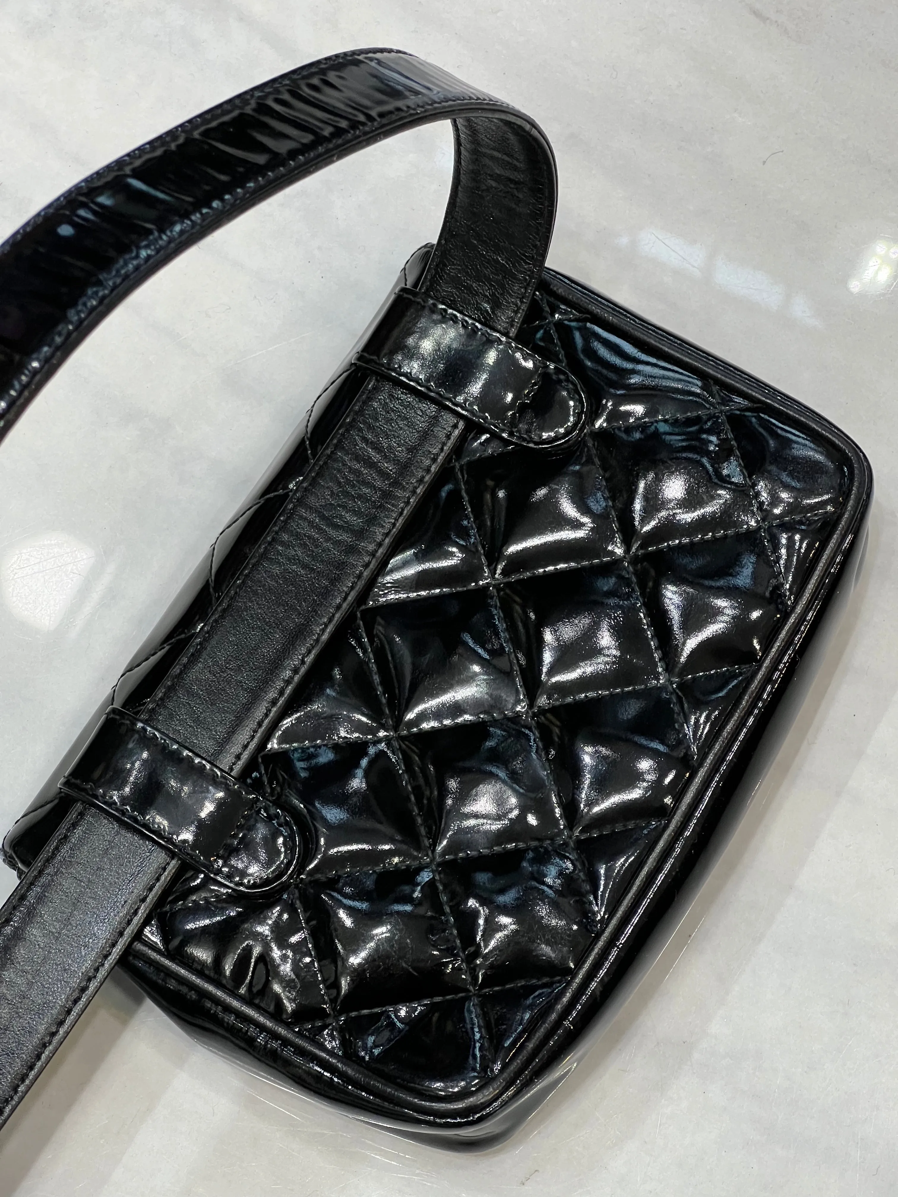 CHANEL QUILTED PATENT LEATHER VINTAGE BUM BAG