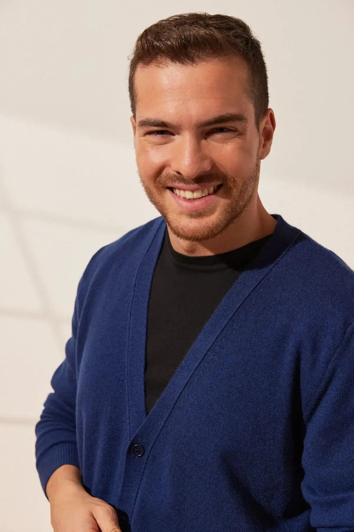Navy Blue Pure Cashmere Arma V-Neck Men's Cardigan