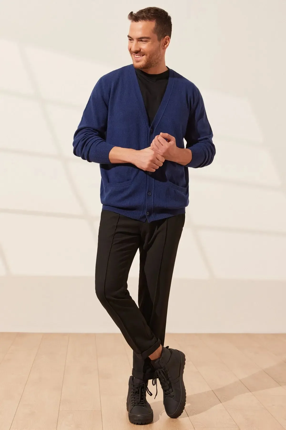 Navy Blue Pure Cashmere Arma V-Neck Men's Cardigan